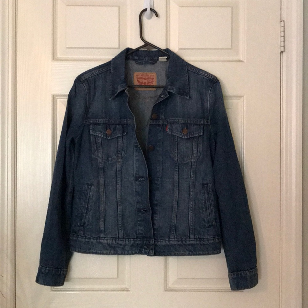 Levi’s ex-boyfriend trucker jacket